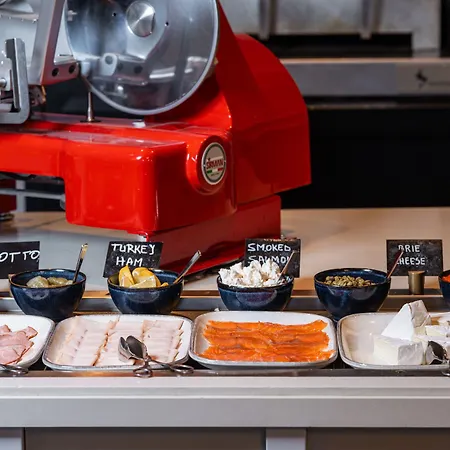 ホテル Marriott ティラナ